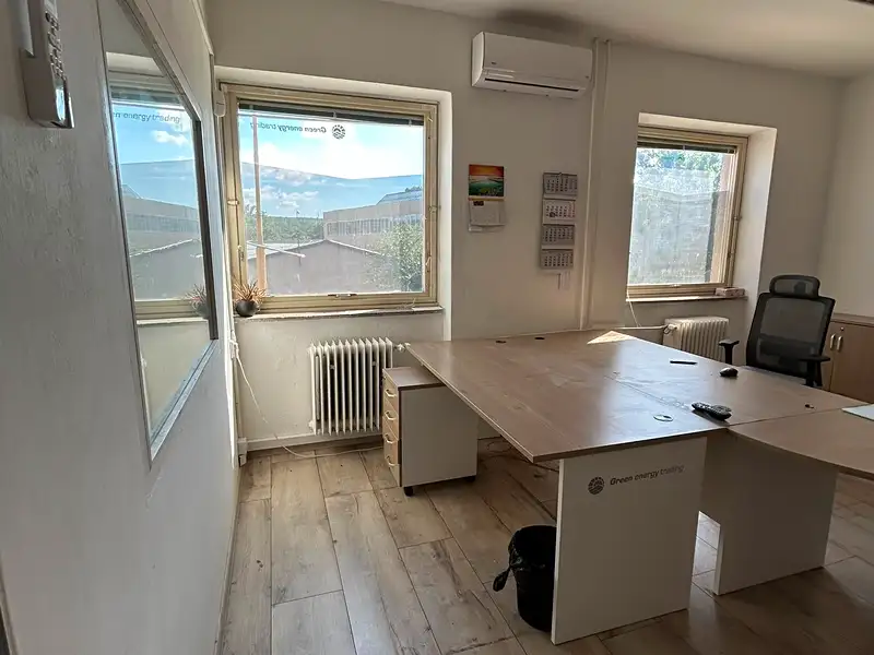 Pronájem kanceláře 150 m², Znojmo – náhled fotky 2