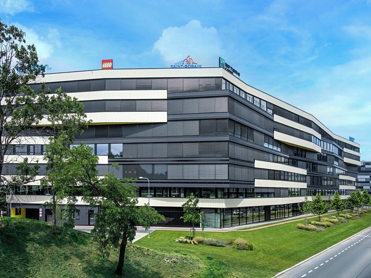 Pronájem komerčního prostoru, 439 m² (2 z 18)