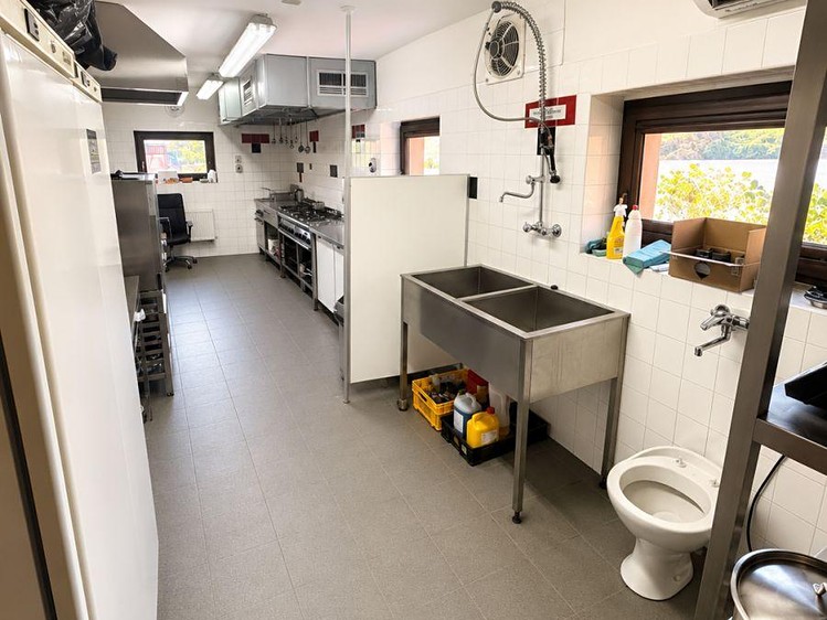 Комерційне приміщення в оренду, 824 м² (8 з 9)