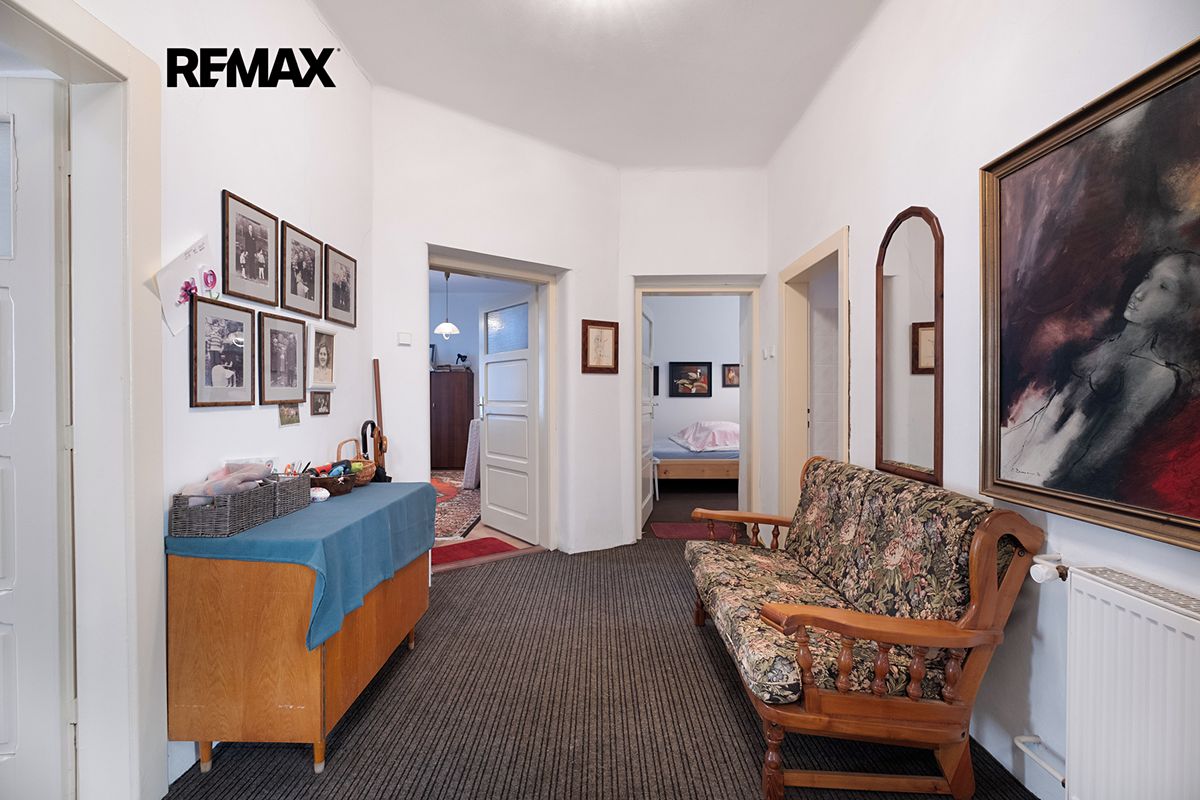 Prodej rodinného domu 280 m², pozemek 1160 m²