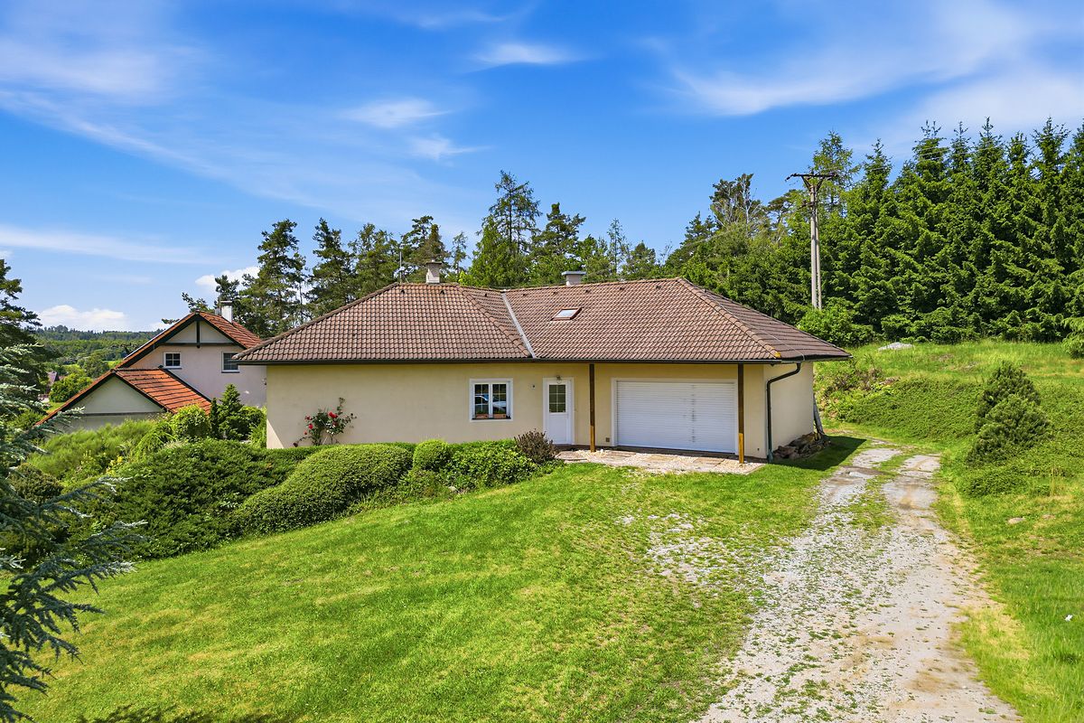 Prodej rodinného domu 212 m², pozemek 13662 m² – fotografie 4