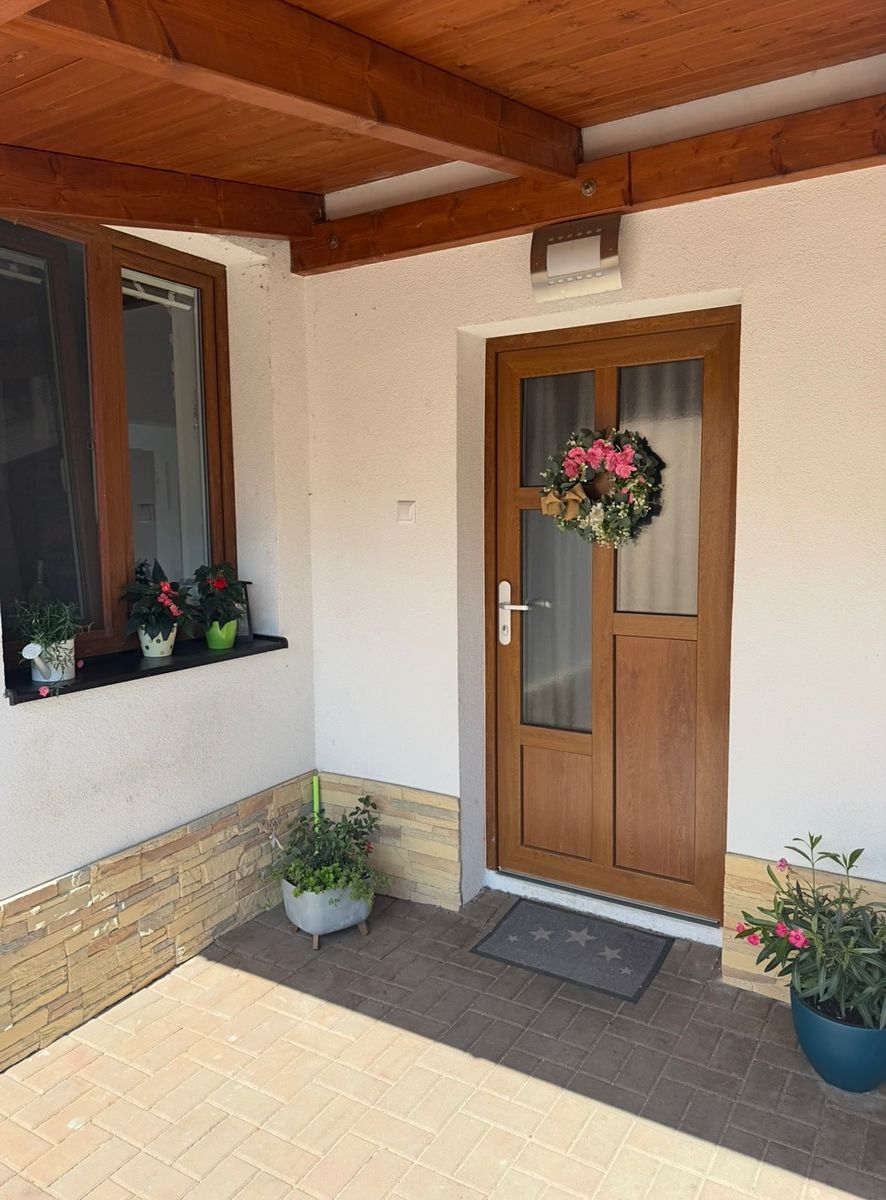 Prodej rodinného domu 100 m², pozemek 196 m² – fotografie 3