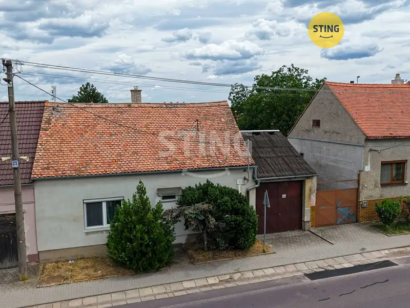 Prodej rodinného domu 138 m², pozemek 767 m², Hevlín – náhled fotky 1