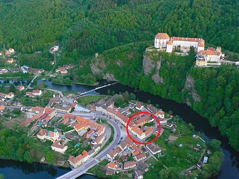Prodej rodinného domu 390 m², pozemek 987 m² – fotografie 3