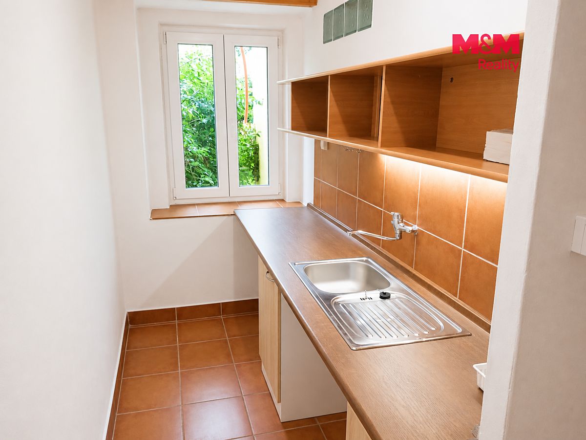 Pronájem obchodního prostoru 32 m² – fotografie 2
