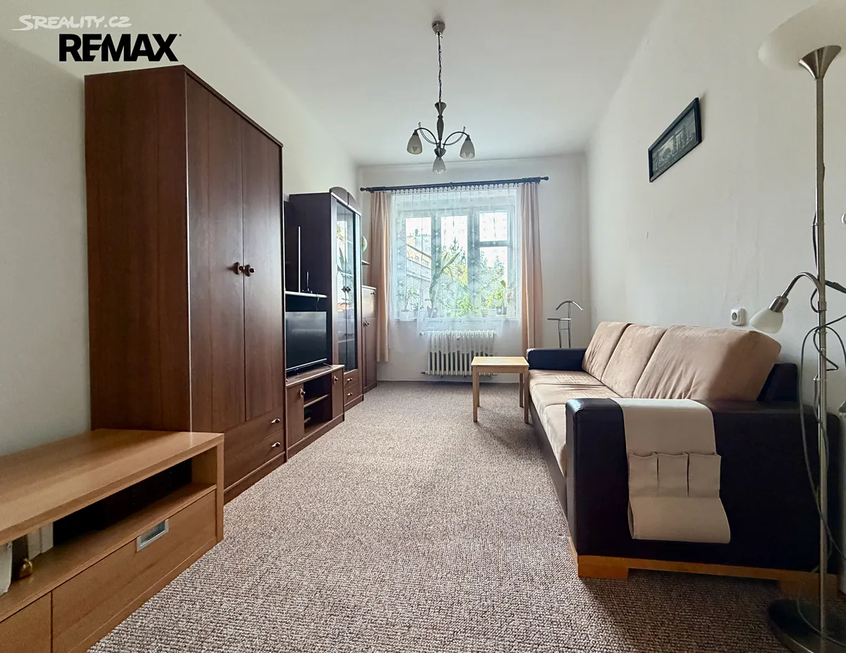 Pronájem bytu 1+1 35 m², Praha
