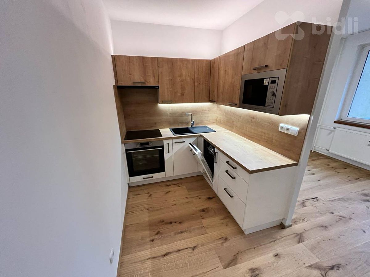 Pronájem bytu 2+kk 38 m²