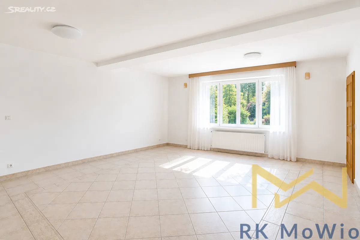 Pronájem rodinného domu 246 m², pozemek 649 m² – pohled 3