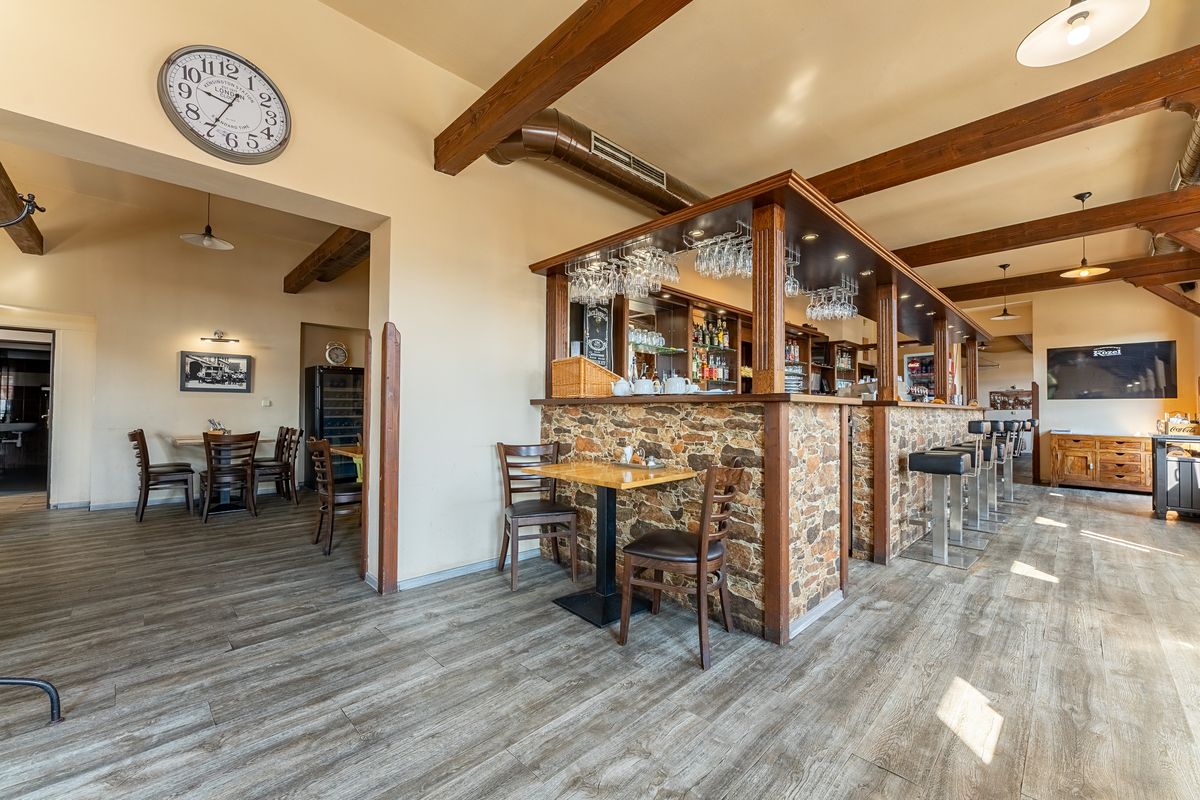 Prodej restaurace 299 m² – fotografie 3