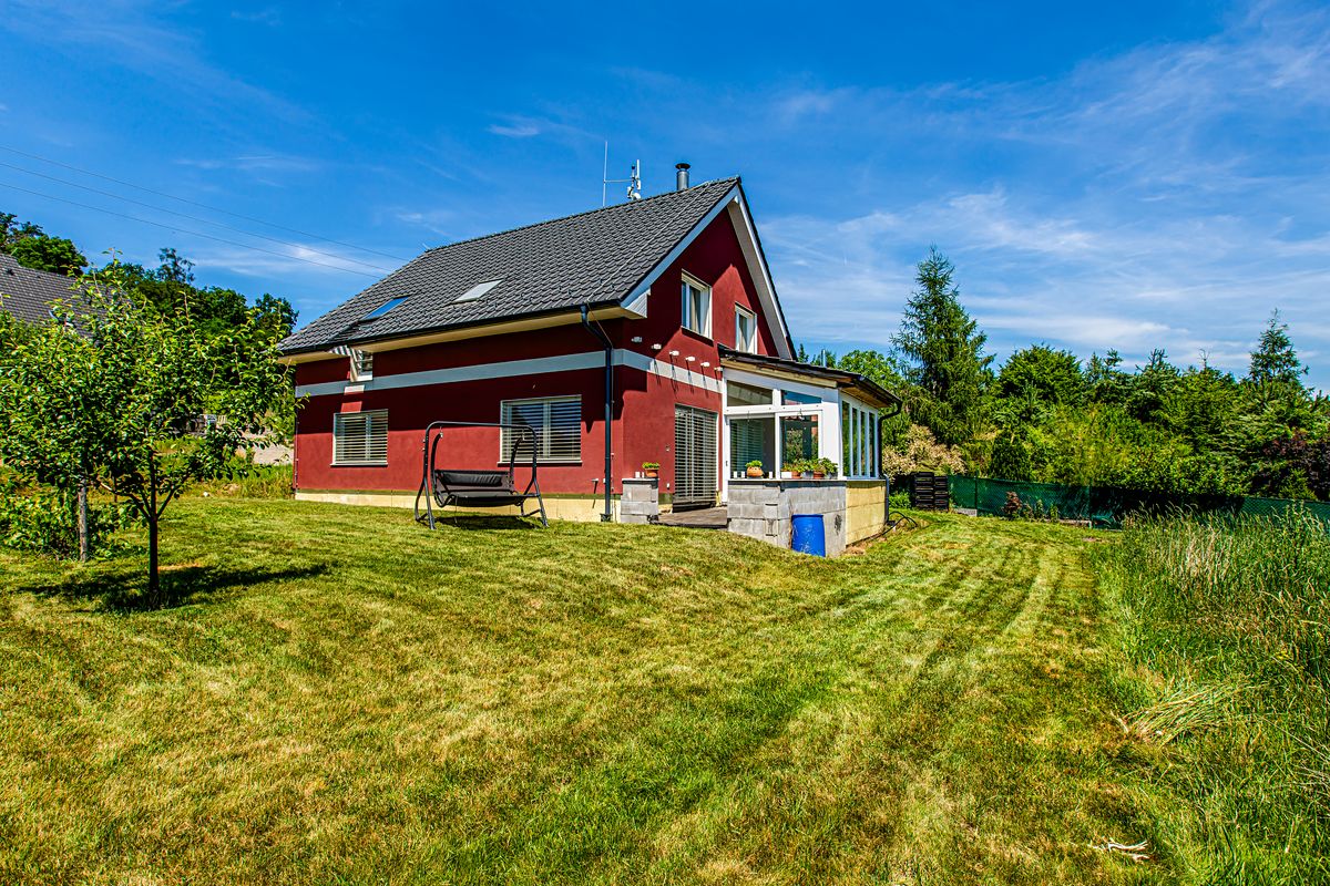 Prodej rodinného domu 178 m², pozemek 987 m²