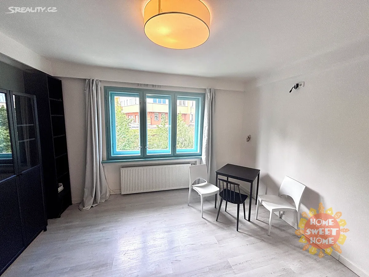 Pronájem bytu 2+kk 34 m² – pohled 2