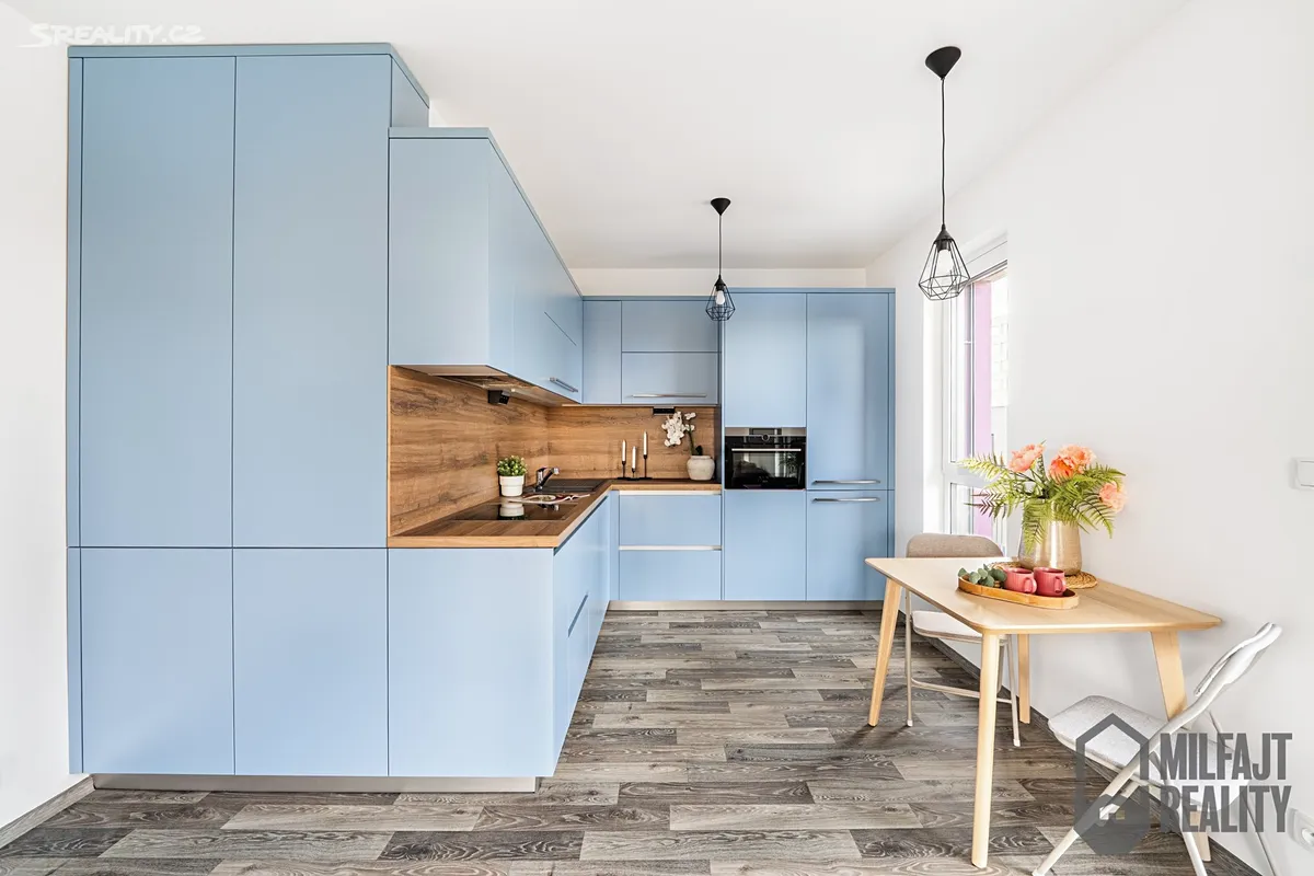 Pronájem bytu 1+kk 54 m² - Więcej