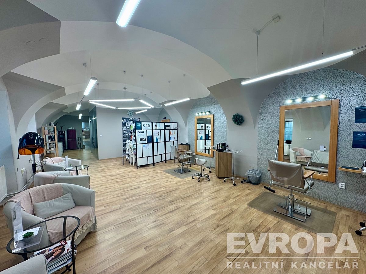 Pronájem obchodního prostoru 155 m² – fotografie 3