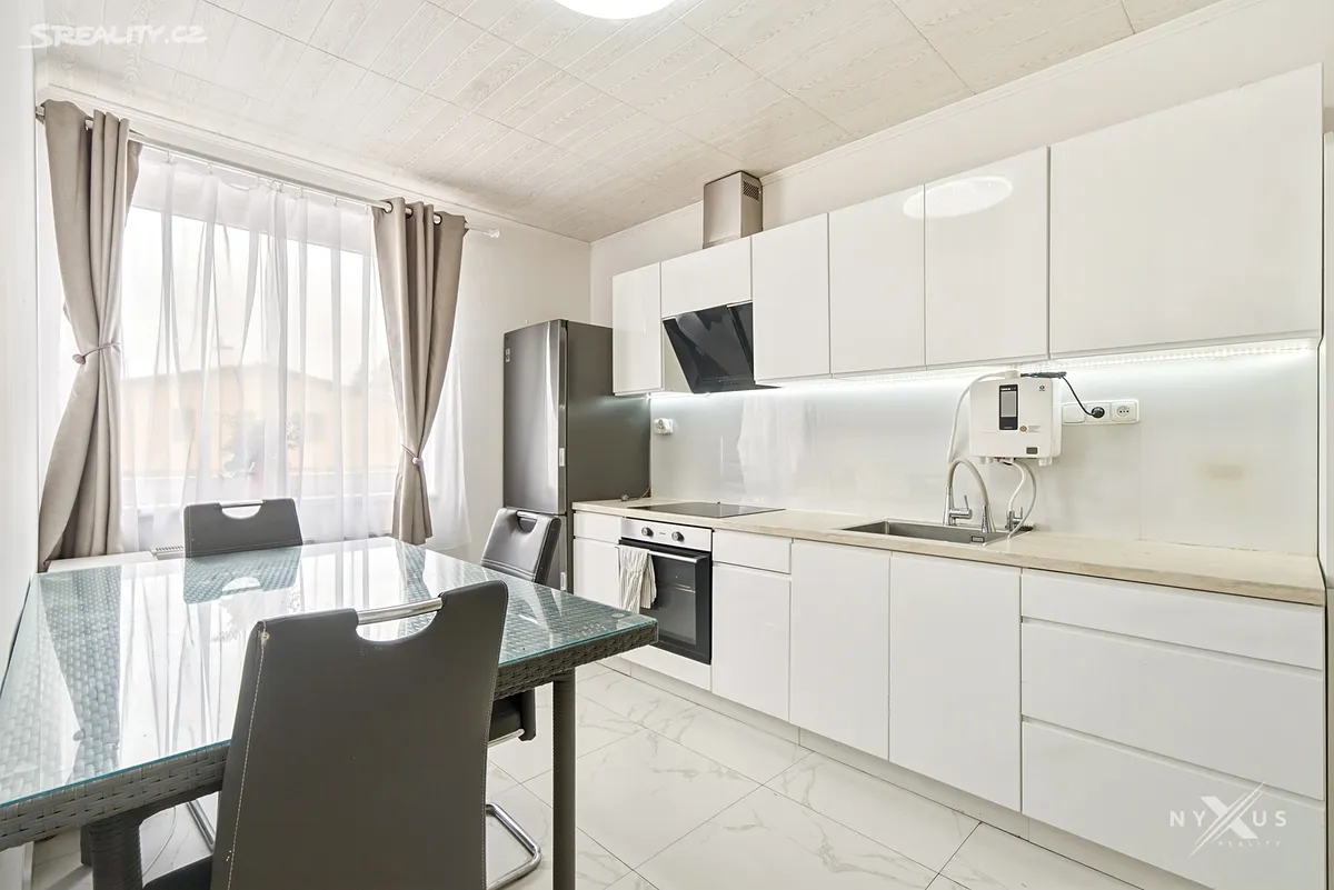 Pronájem bytu 2+1 50 m², Vestec