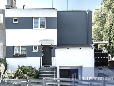 Prodej  rodinného domu 180 m², pozemek 528 m²