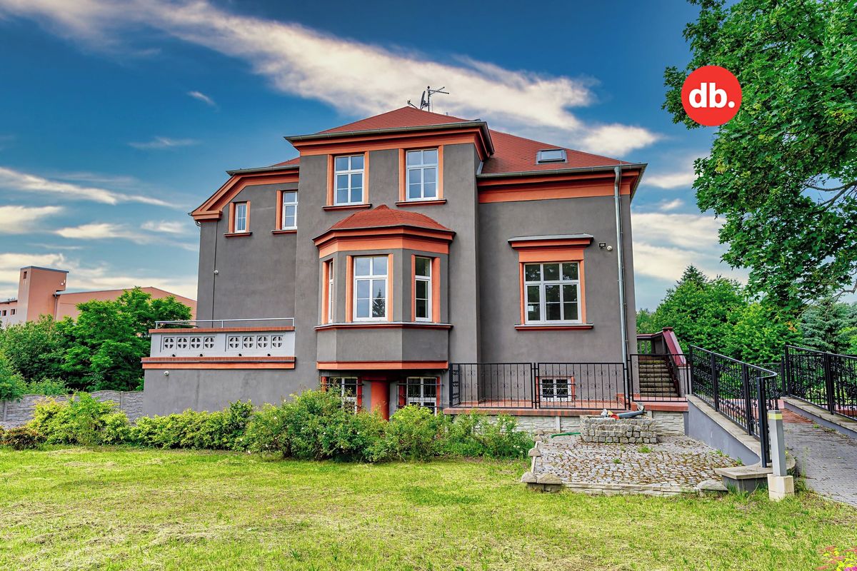 Prodej rodinného domu 750 m², pozemek 3689 m² – fotografie 3