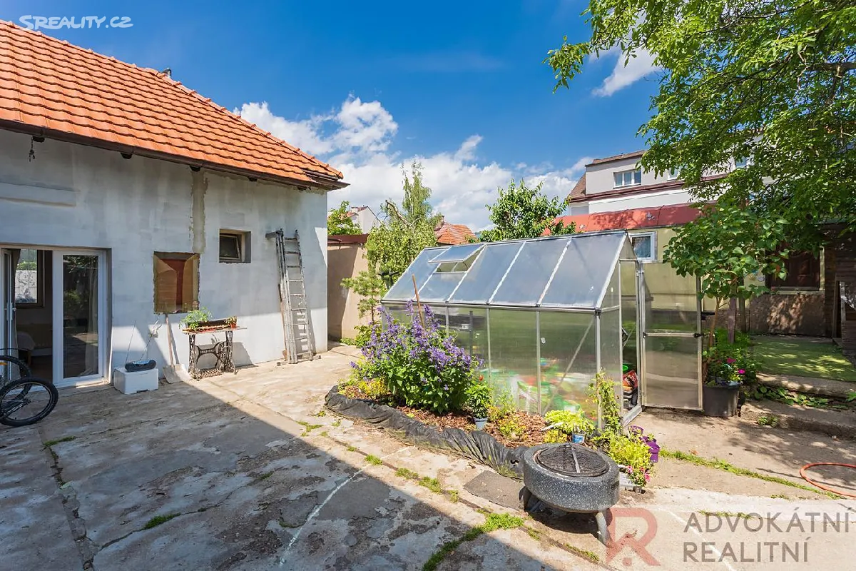 Prodej rodinného domu 320 m², pozemek 412 m² – pohled 3