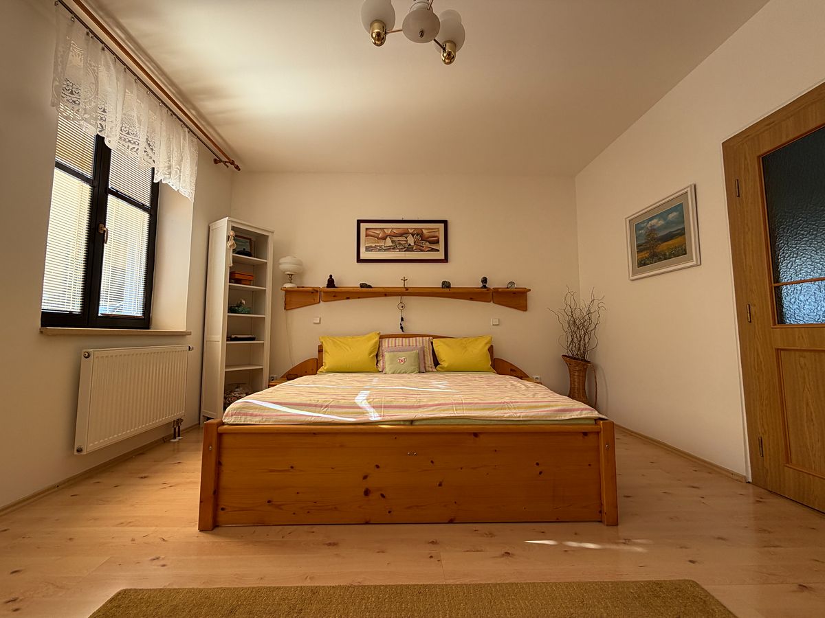Prodej rodinného domu 164 m², pozemek 289 m² – fotografie 2