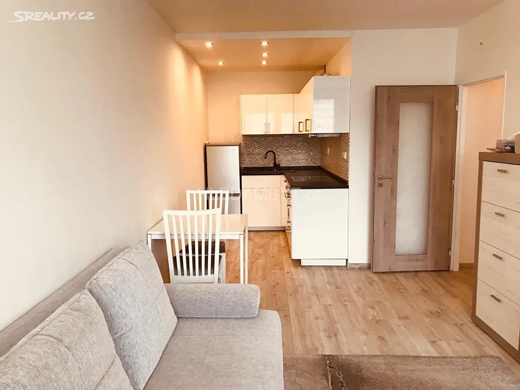 Pronájem bytu 2+kk 45 m², Praha