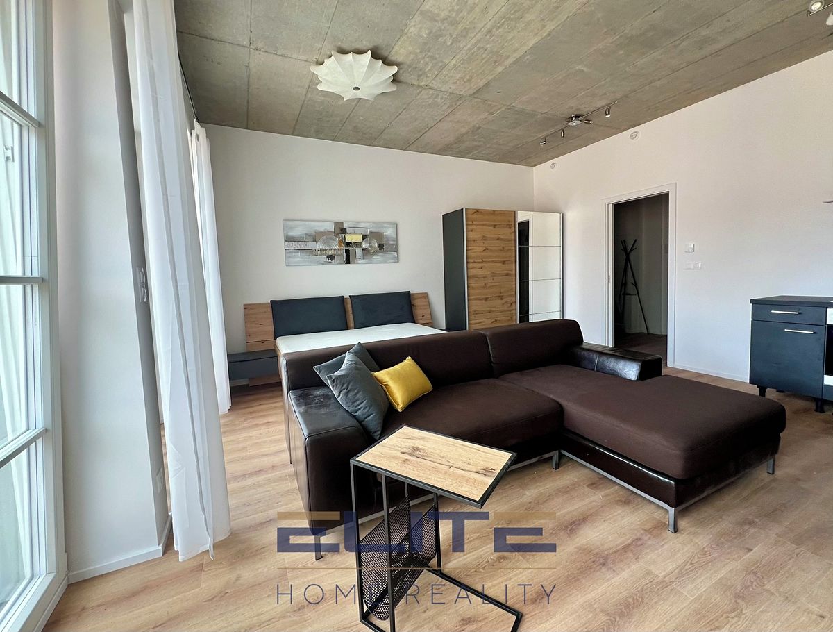 Pronájem bytu 1+kk 40 m² – fotografie 3