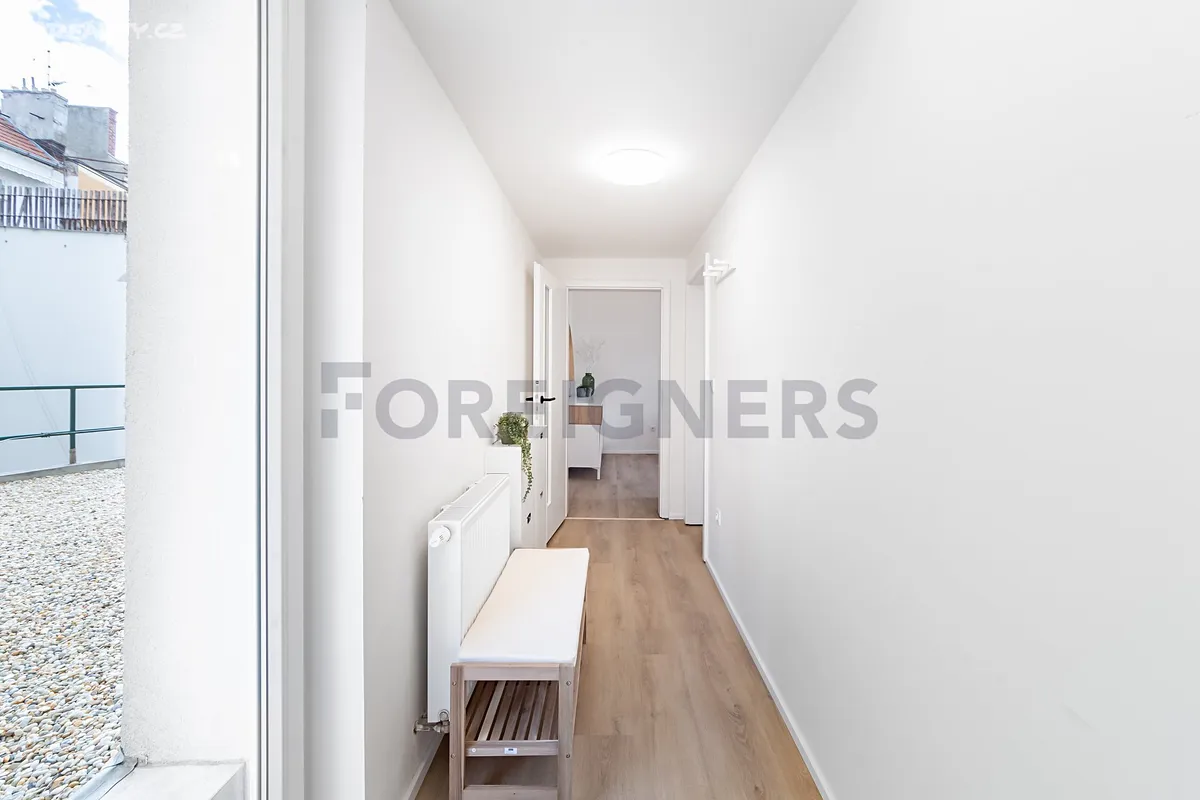 Pronájem bytu 1+kk 39 m² – další