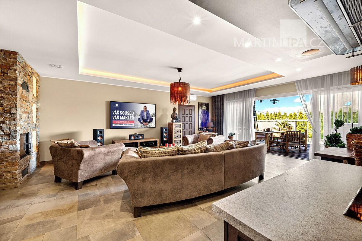 Prodej rodinného domu 258 m², pozemek 810 m² – fotografie 5