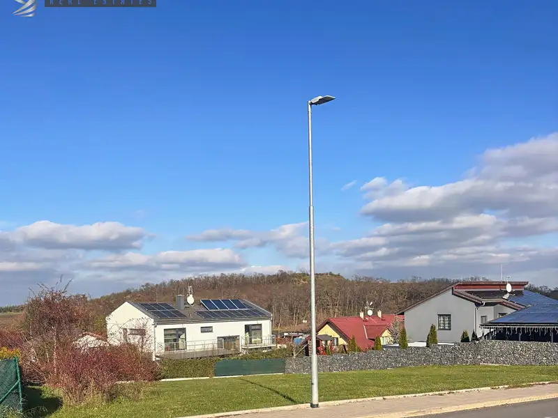 Prodej stavebního pozemku 991 m², Odolena Voda – náhled fotky 3