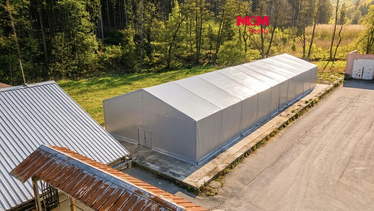 Pronájem komerčního pozemku 513 m²