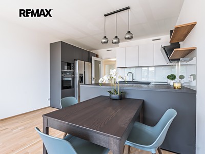 Pronájem bytu 3+kk 77 m²
