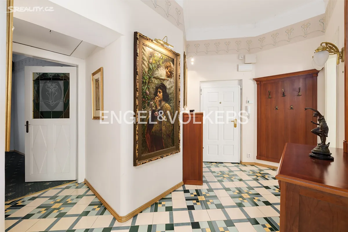 Pronájem bytu 2+kk 70 m² – další