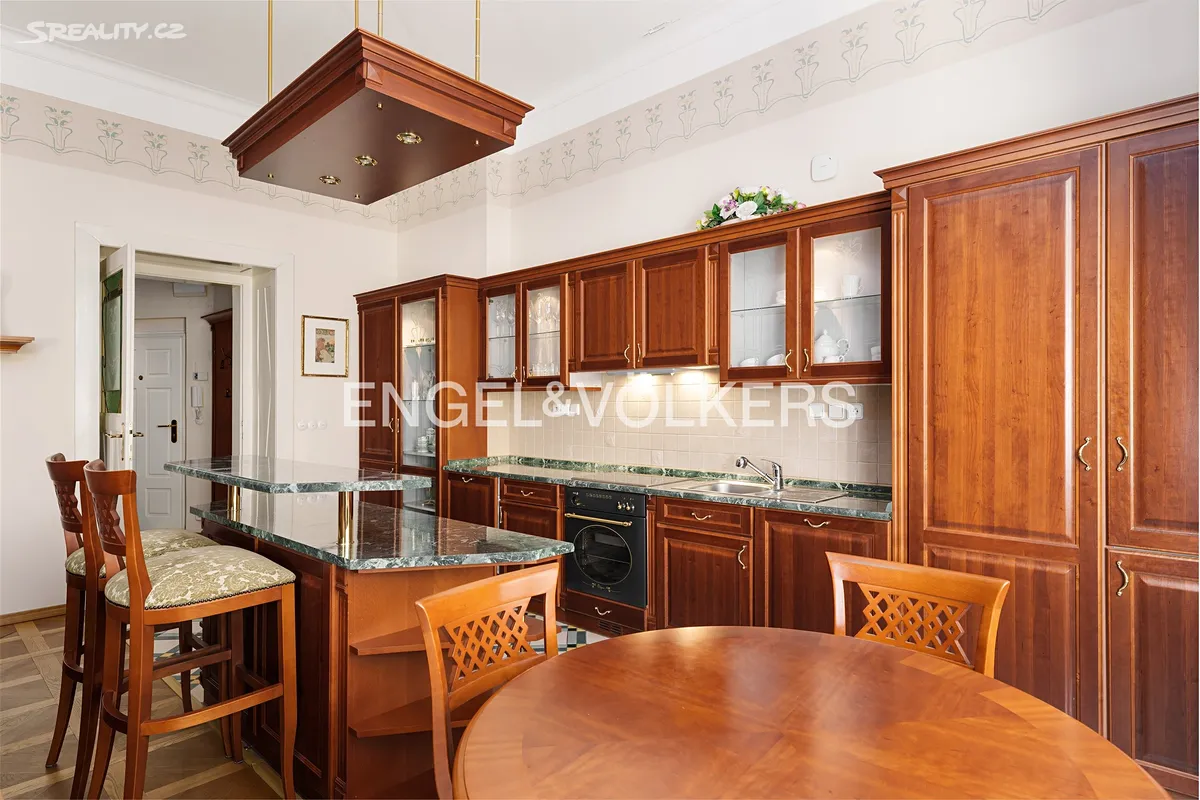Pronájem bytu 2+kk 70 m² – pohled 3