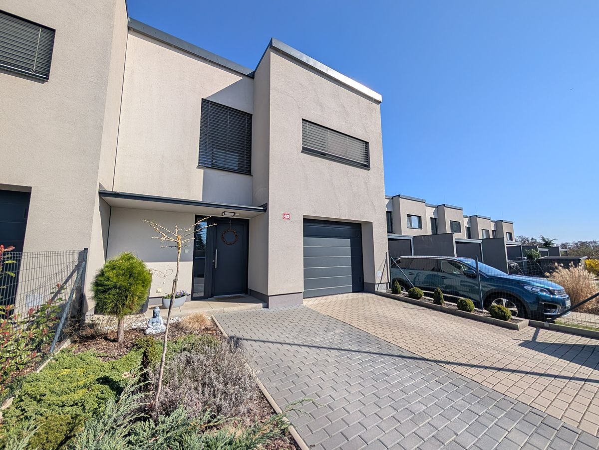 Pronájem rodinného domu 156 m², pozemek 279 m²