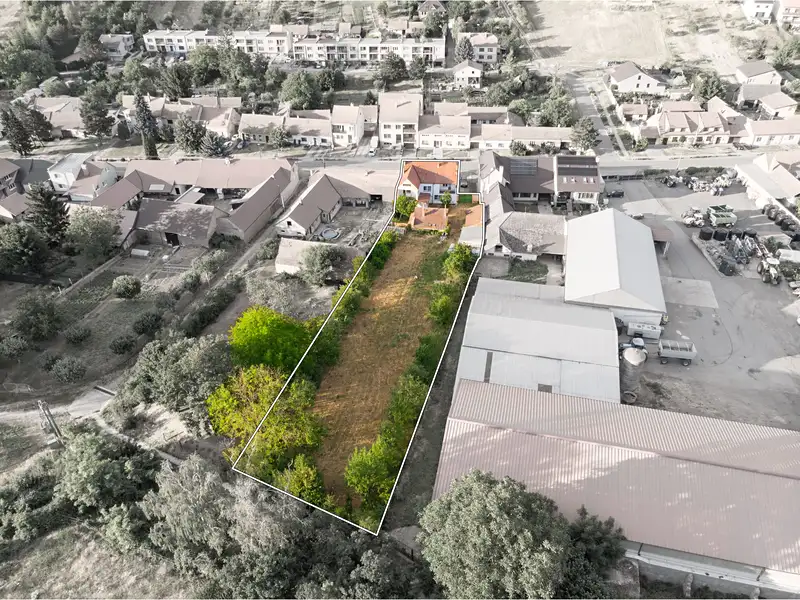 Prodej rodinného domu 258 m², pozemek 2226 m², Rašovice – náhled fotky 2