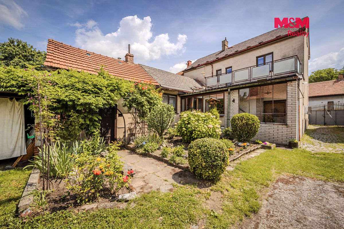 Prodej rodinného domu 159 m², pozemek 1306 m² – fotografie 2