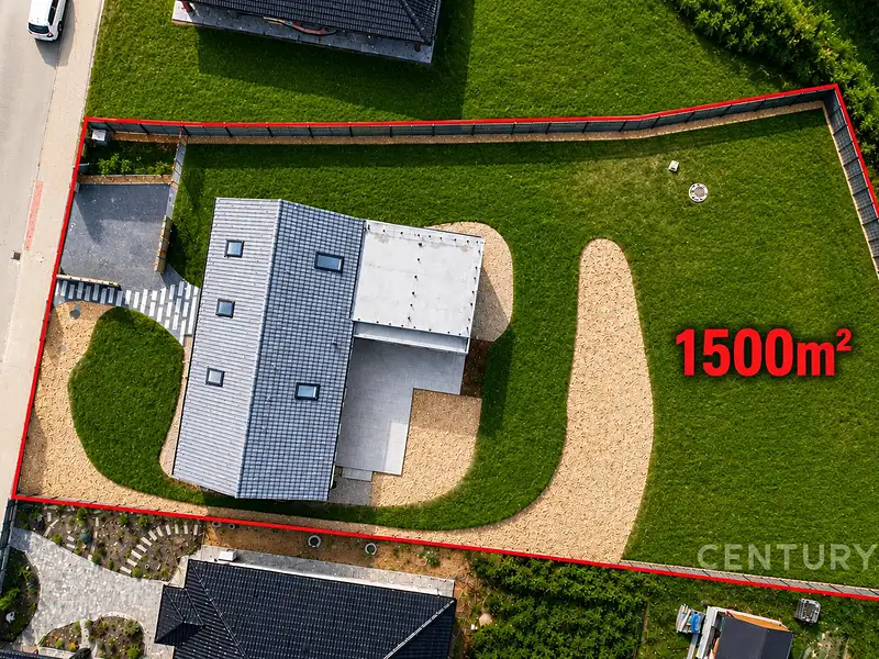 Pronájem rodinného domu 236 m², pozemek 1500 m², Benešov – náhled fotky 2