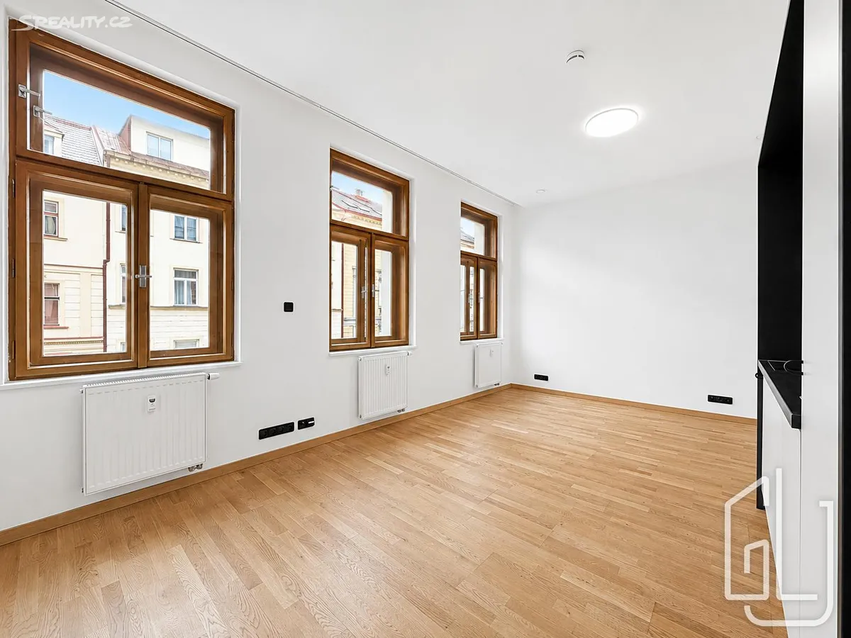 Pronájem bytu 1+kk 27 m², Praha