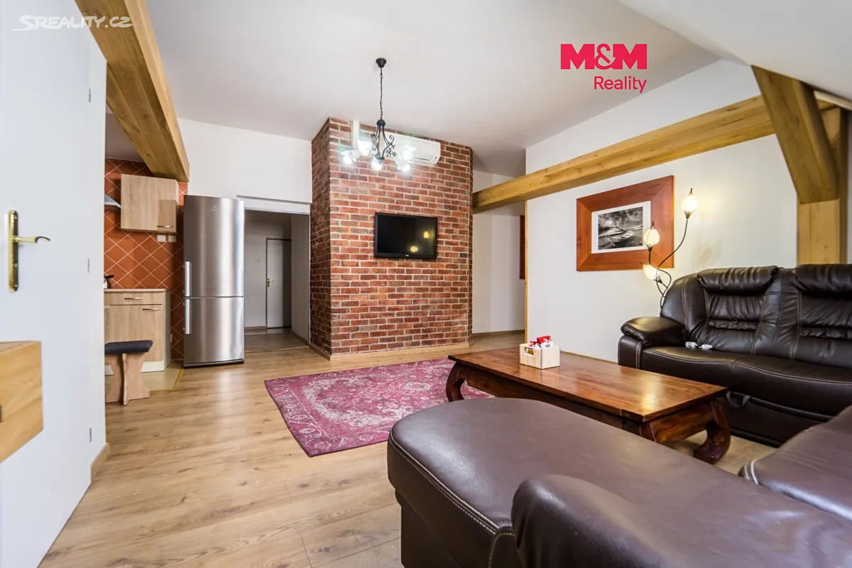 Pronájem bytu 4+kk 102 m²