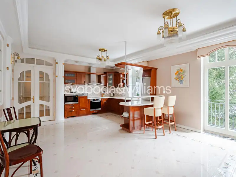 Prodej bytu 5+kk 140 m², Karlovy Vary – náhled fotky 3