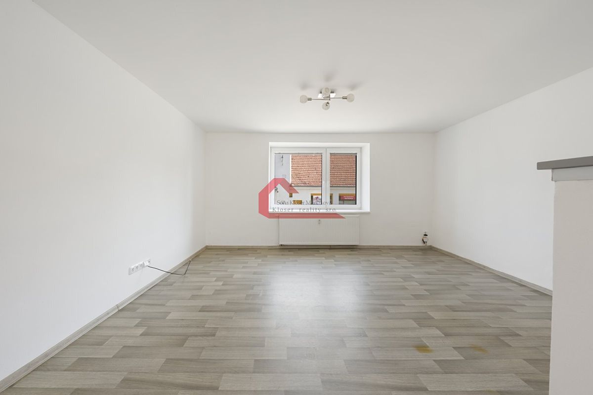 Prodej rodinného domu 299 m², pozemek 1352 m² – fotografie 4