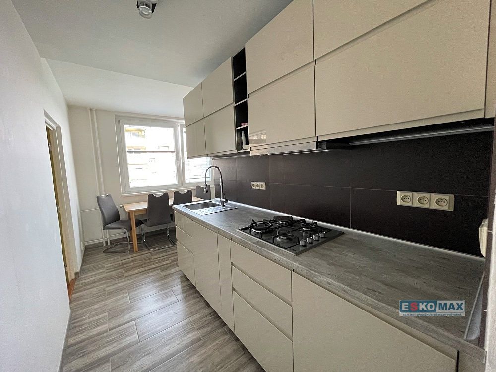 Pronájem bytu 3+1 74 m² – fotografie 2