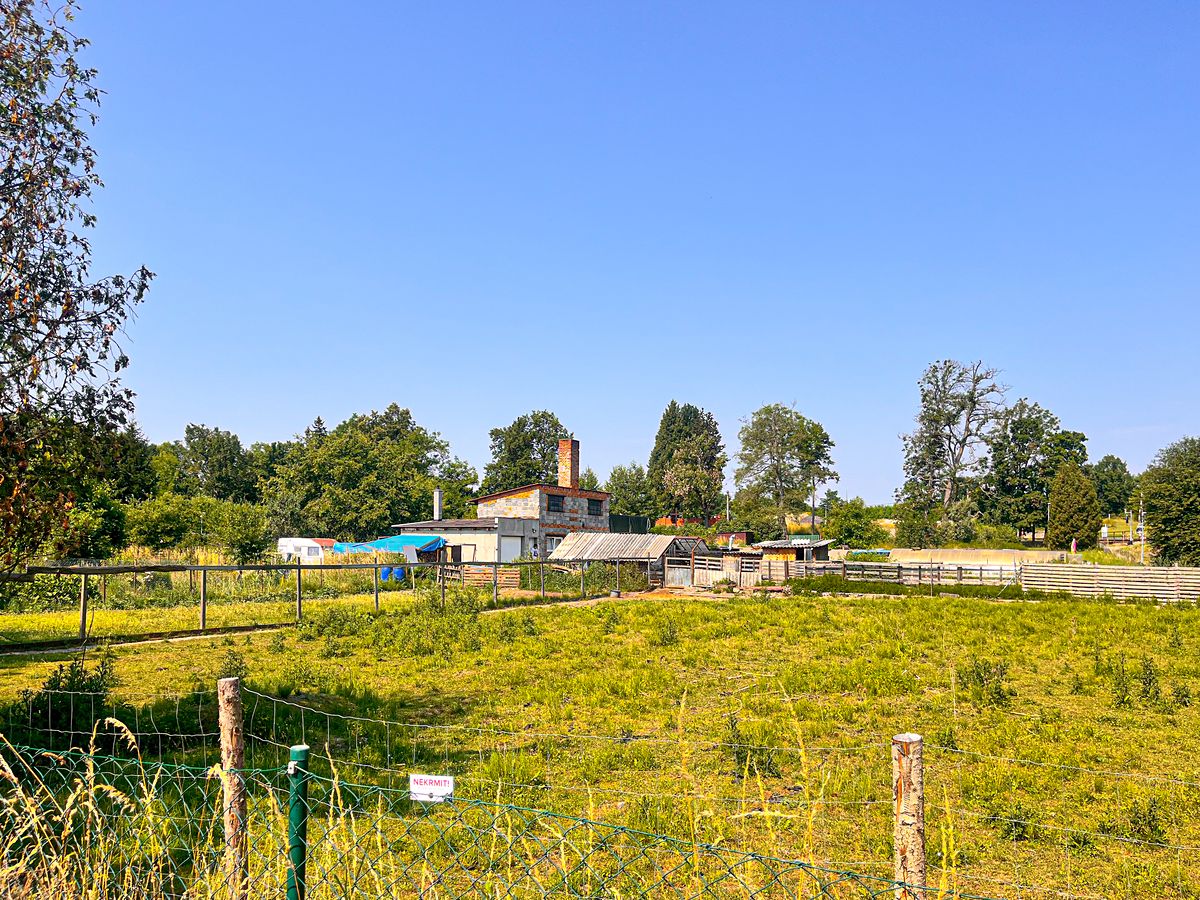 Pronájem zahrady 500 m² – fotografie 4