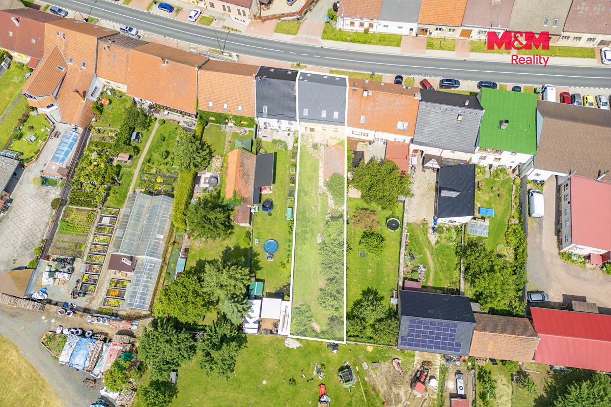 Prodej rodinného domu 200 m², pozemek 606 m² – fotografie 3