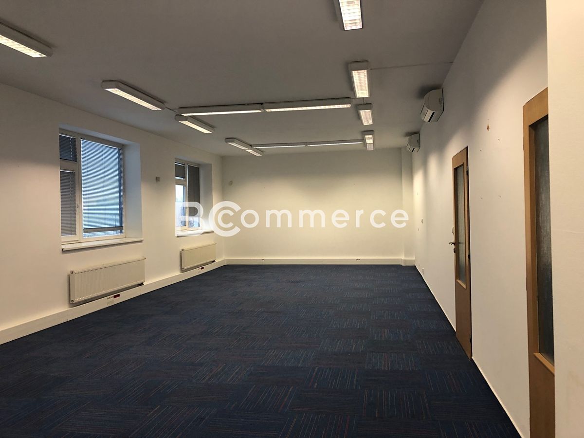 Pronájem kanceláře 135 m² – fotografie 3