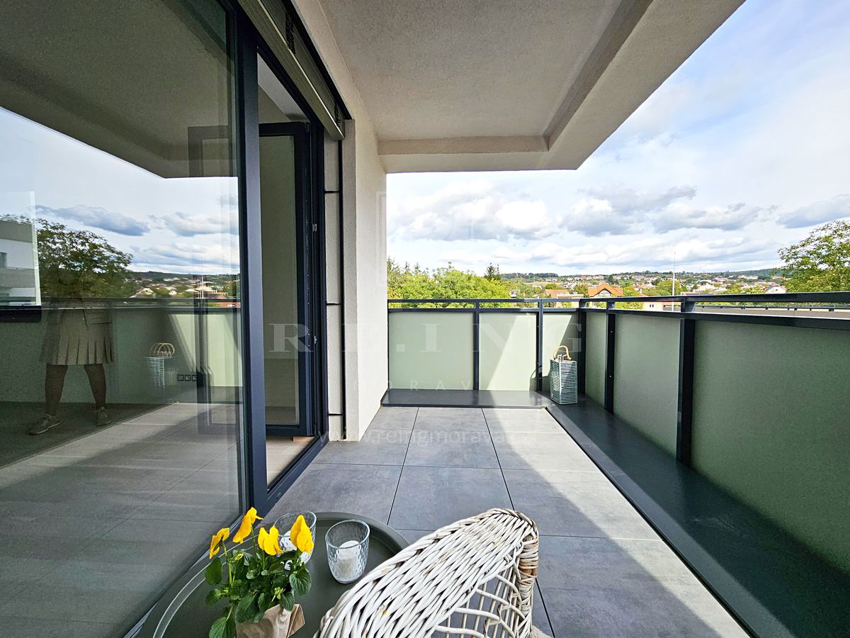 Pronájem bytu 3+kk 74 m²