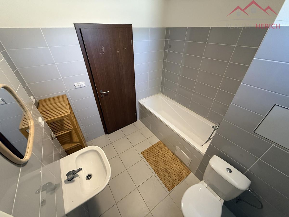 Pronájem bytu 1+kk 43 m² – fotografie 2