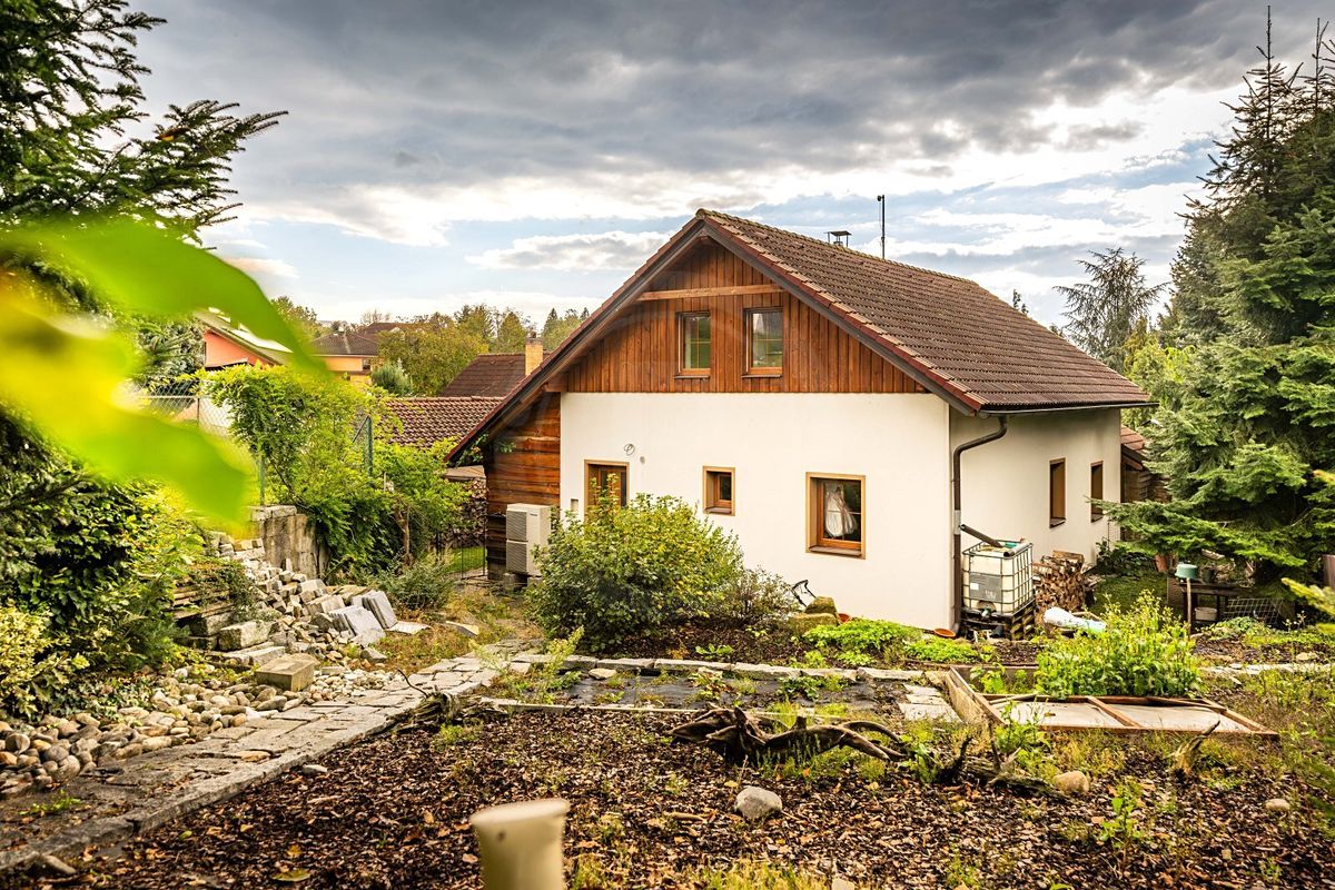 Prodej rodinného domu 125 m², pozemek 1061 m² – fotografie 3