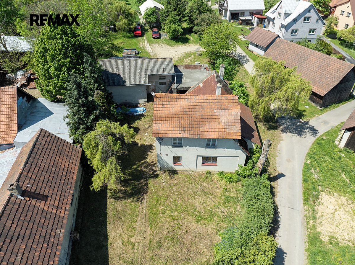 Prodej rodinného domu 120 m², pozemek 937 m² – fotografie 2