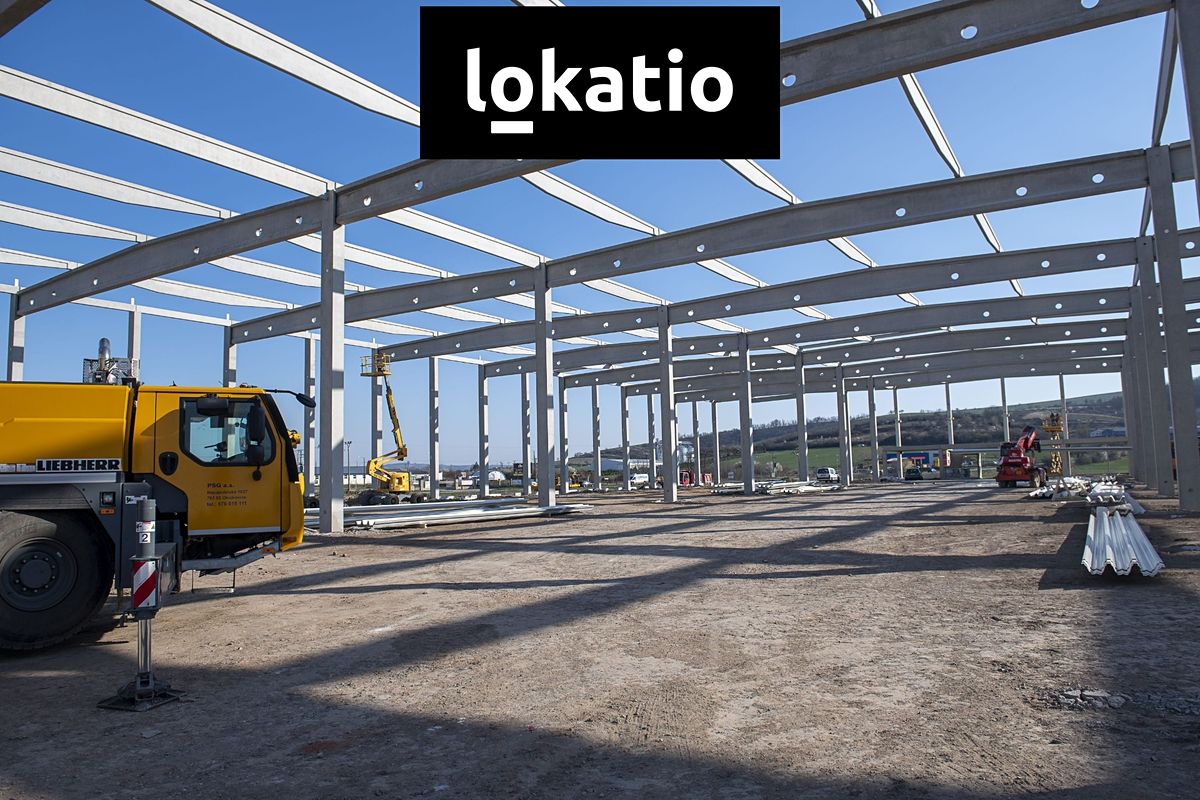 Pronájem výrobní haly, prostoru 2208 m²