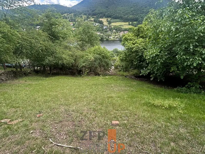 Prodej stavebního pozemku 5994 m², Dolní Zálezly – náhled fotky 1