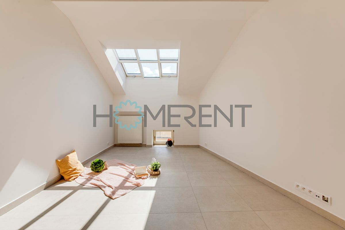 Pronájem bytu 1+1 37 m²